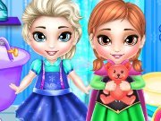 Game Elsa and Anna wash toys