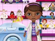 Doctor McStuffins washes the dolls