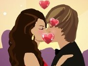 Justin’s and Selena’s kiss game