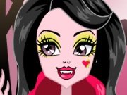 Snow Bite Draculaura dress up game