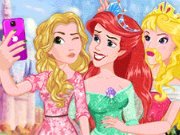 Disney Princesses make selfie